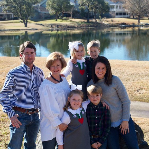 Meet your Posher, Lisa - Picture 1 of 1